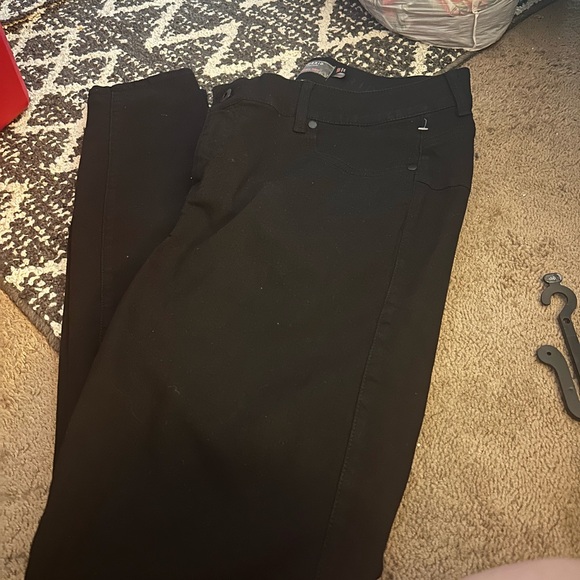 New without tag Torrid size 18r Bombshell skinny jeans. - Picture 3 of 4